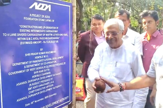 ১৫ কোটি টাকা খরচ করে এডিডিএ সংস্থার উদ্যোগে বিধাননগরের একটি রাস্তাকে করা হচ্ছে ফোর লেন