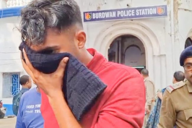 दुर्गापुर में नकली पुलिस भर्ती रैकेट का पर्दाफाश, प्रश्नपत्र बांटने के दौरान छापेमारी में 7 गिरफ्तार
