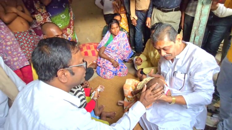 এস.আই.আর. আতঙ্কে মৃত্যুর অভিযোগ জামালপুরে মৃতের বাড়িতে তৃণমূলের প্রতিনিধি দল
