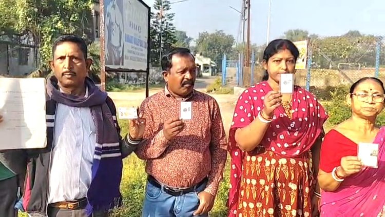২০০২ ভোটার তালিকায় নাম থাকলেও নির্বাচন কমিশনের পোর্টালে নেয় নাম, চিন্তায় ৪১জন ভোটার