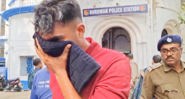 दुर्गापुर में नकली पुलिस भर्ती रैकेट का पर्दाफाश, प्रश्नपत्र बांटने के दौरान छापेमारी में 7 गिरफ्तार