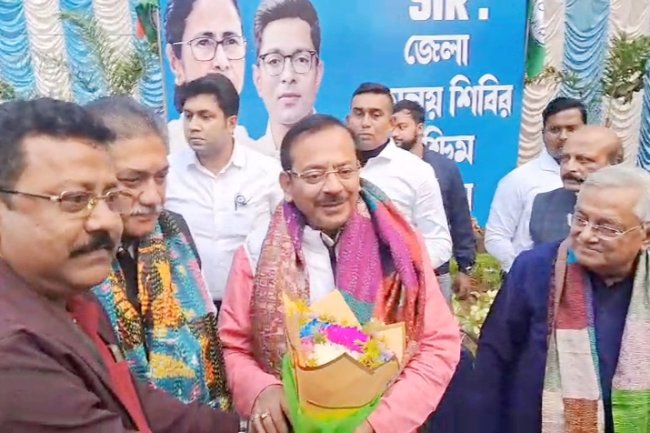 দুর্গাপুরে এসআইআর নিয়ে বৈঠক করলেন মন্ত্রী অরূপ বিশ্বাস