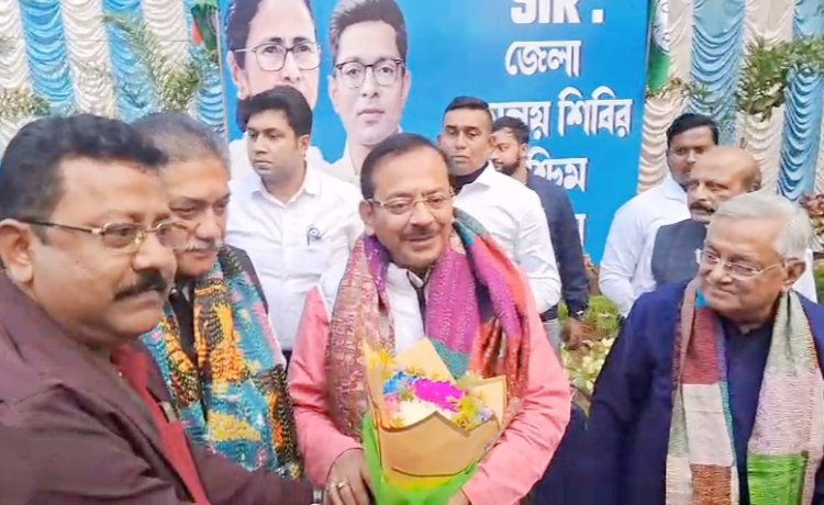 দুর্গাপুরে এসআইআর নিয়ে বৈঠক করলেন মন্ত্রী অরূপ বিশ্বাস
